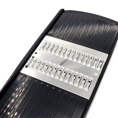 快速千切り器（2mm） 極薄両刃 軽い力でプロ仕様のシャキシャキの千切りが作れる　日本製