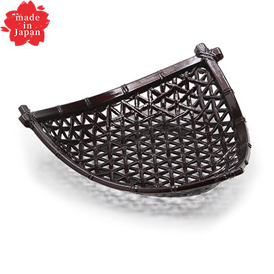 樹脂製 5.5寸 やすらぎ三角平皿 （16.4cm×15.8cm）茶パール 盛り付け 皿 前菜 器 高級感　日本製